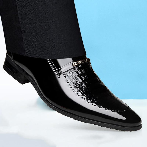 Men's Crocodile Pattern Patent Leather Pointed Toe Business Leather Shoes 26384353L